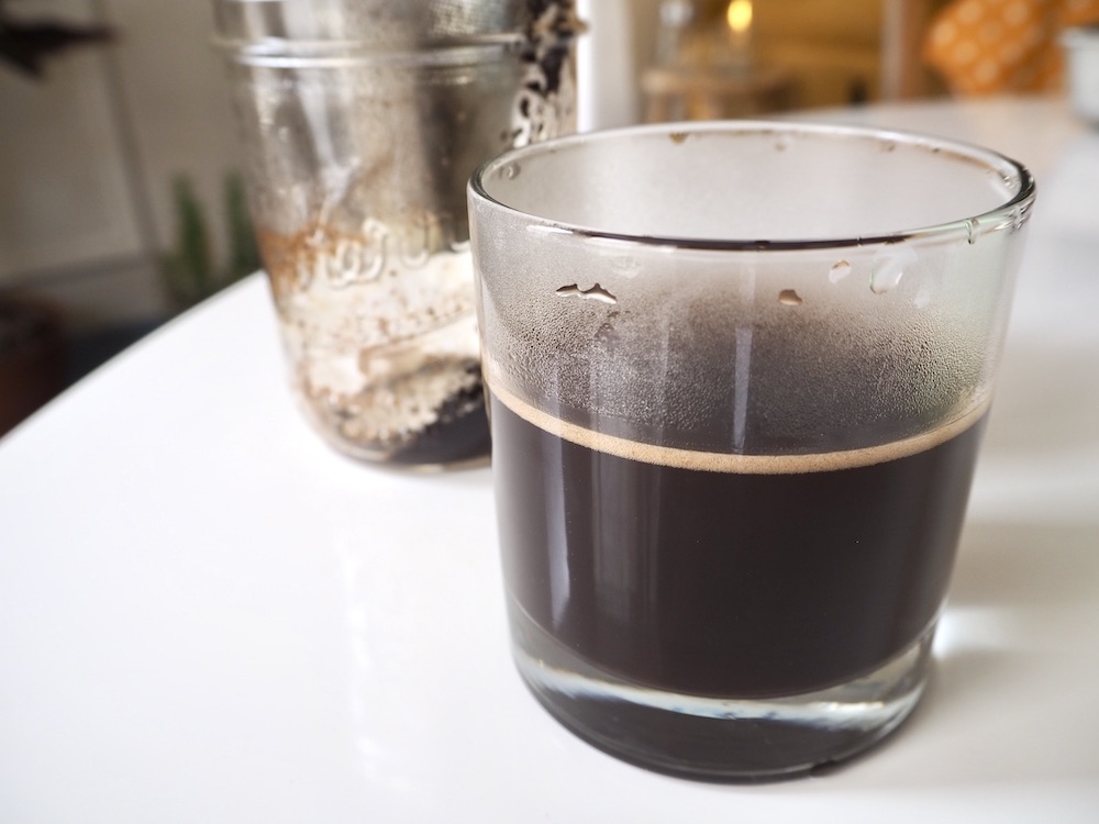 วิธีชงกาแฟ โดยไม่ใช้เครื่องชงกาแฟ (3 วิธีง่ายๆ)