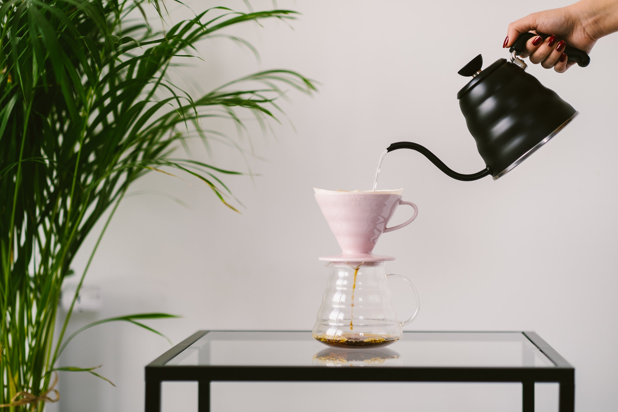 Hario Buono – กาต้มน้ำแบบคลาสสิกพร้อม "คอห่าน"  วิธีเลือกกาต้มน้ำสำหรับชงกาแฟ
