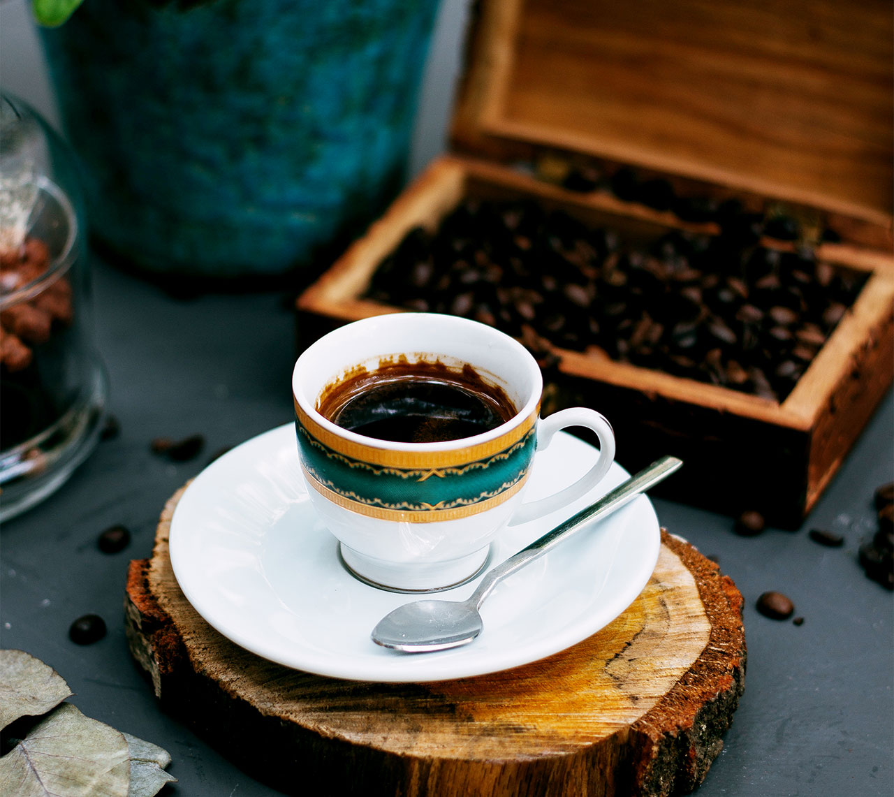 เรื่องราวของกาแฟ vs ชา เป็นไปได้หรือไม่ที่จะดื่มไปพร้อมกัน กาแฟ vs ชา