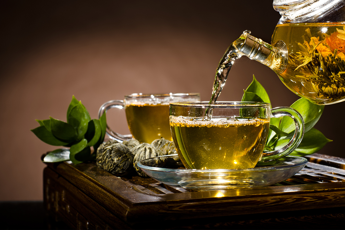 ผู้คนจากวัฒนธรรมที่แตกต่างกันเป็นเวลาหลายพันปีชอบดื่มชามาโดยตลอด  ปัจจุบันเชื่อว่าชามีประโยชน์ต่อสุขภาพมากมาย ดื่มชาเขียวดีกว่าดื่มกาแฟ