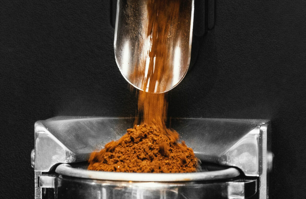 วิธีบดเมล็ดกาแฟโดยไม่ใช้เครื่องบดกาแฟ