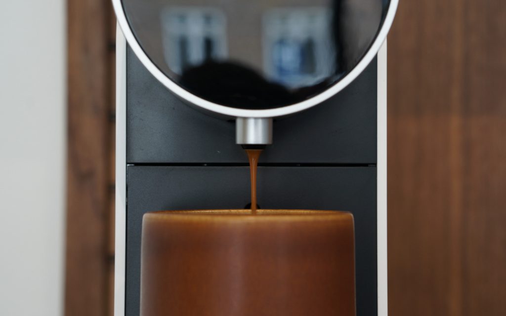 เครื่องชงกาแฟแบบแคปซูลชงจากแคปซูลกาแฟ กาแฟที่ใช้ในพ็อดมีความสดแค่ไหน